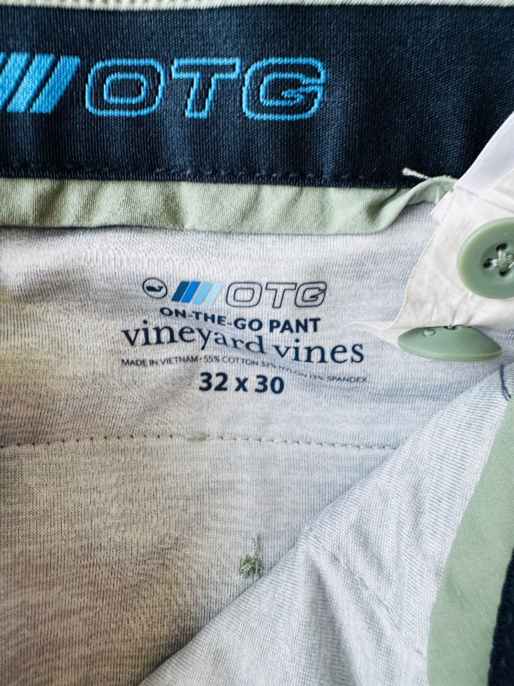 Vineyard Vines On-The-Go Pants - barely worn - 32X30 - Light Green